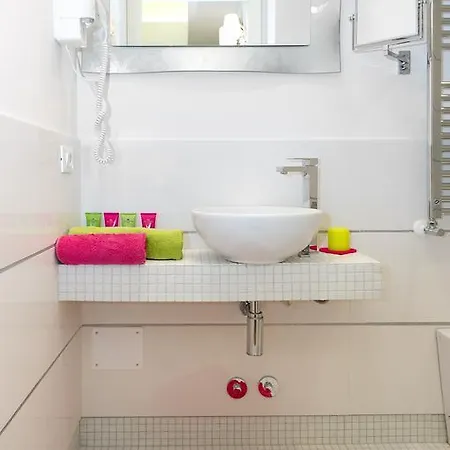 Domus Spagna Condotti Imperial Affittacamere Roma