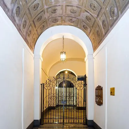 Pensión Domus Spagna Condotti Imperial Roma